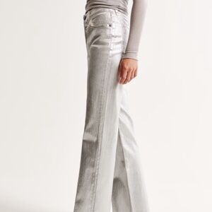Abercrombie & Fitch High Rise 90s Relaxed Jean - Silver, Size 27